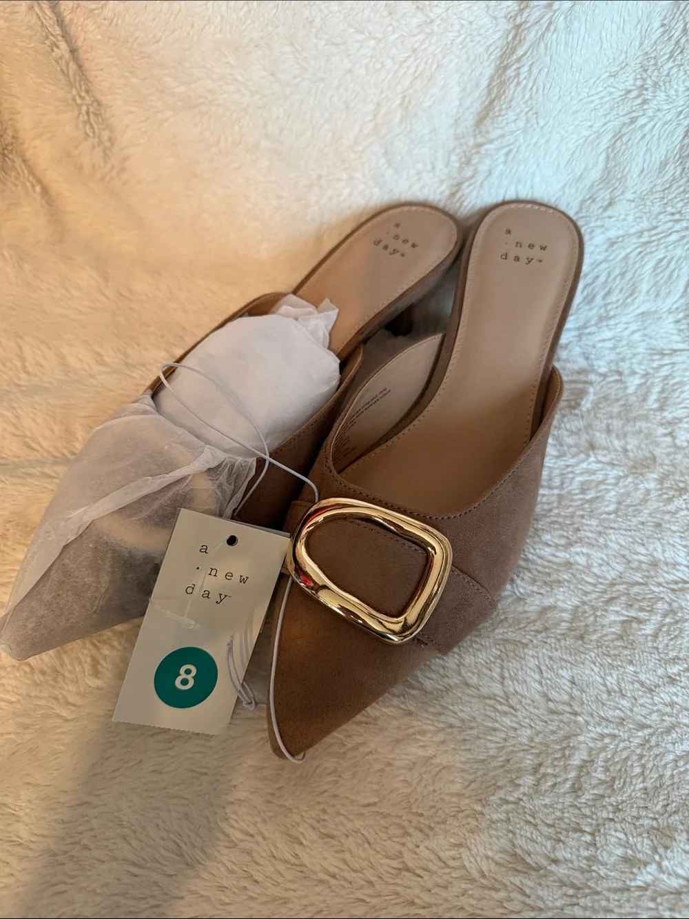 A New Day Larissa Beige Pointed Toe Gold Buckle Kitten Heel Mules Womens 8 NEW - Picture 1 of 10